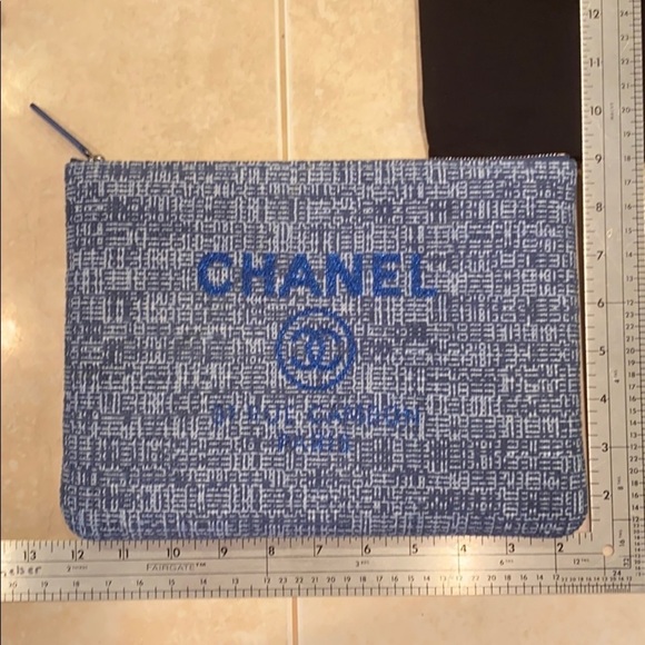 CHANEL POUCH Padded Zip Case Blue NIB NWT - Picture 5 of 5